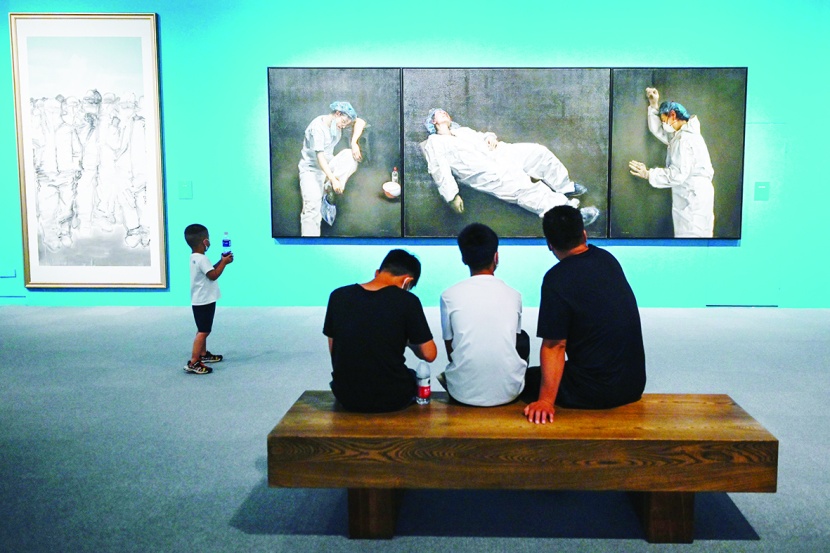 بالفن التشكيلي .. بكين تمجد معركتها  ضد الجائحة