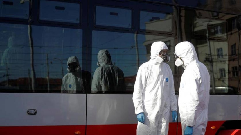 سلوكيات البشر تجعل التعامل مع الجائحة أمرا صعبا