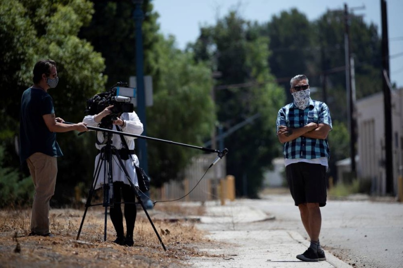 عودة خجولة لتصوير الأفلام في هوليوود .. فحوصات للممثلين وتباعد إلزامي