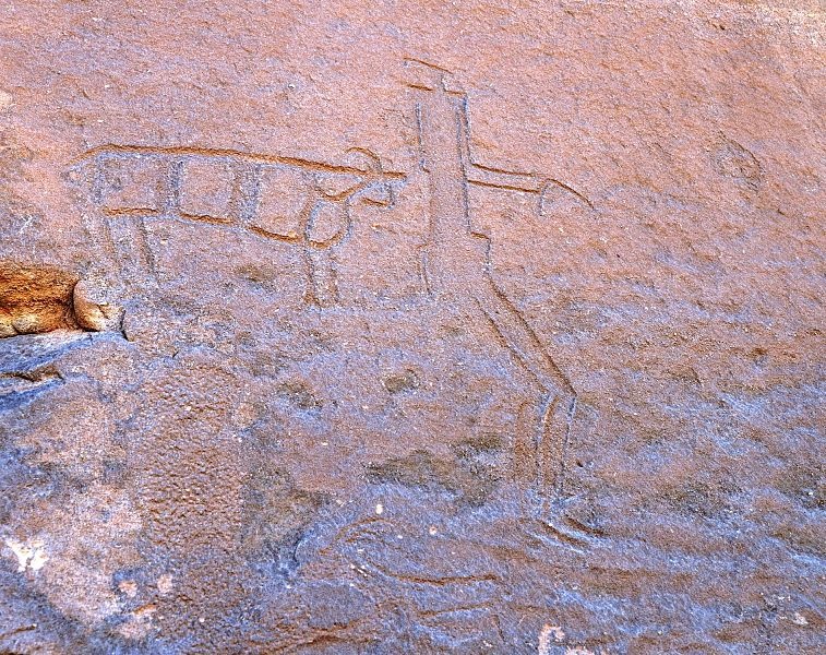 جبل أم سنمان في حائل .. رسوم ونقوش صخرية تعود بالإنسان للألف السابع قبل الميلاد