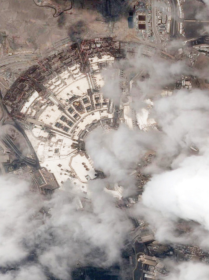 صورة جوية للمشاعر المقدسة والمسجد الحرام التقطتها مدينة الملك عبدالعزيز للعلوم والتقنية