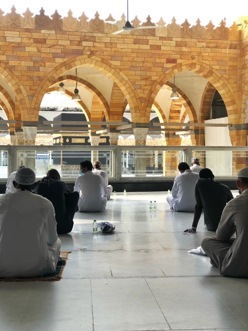 حجاج بيت الله الحرام يستعدون لأداء طواف الوداع