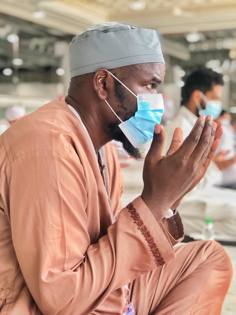 حجاج بيت الله الحرام يستعدون لأداء طواف الوداع