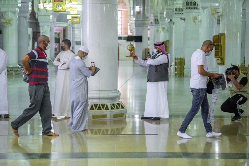 حجاج بيت الله الحرام يستعدون لأداء طواف الوداع