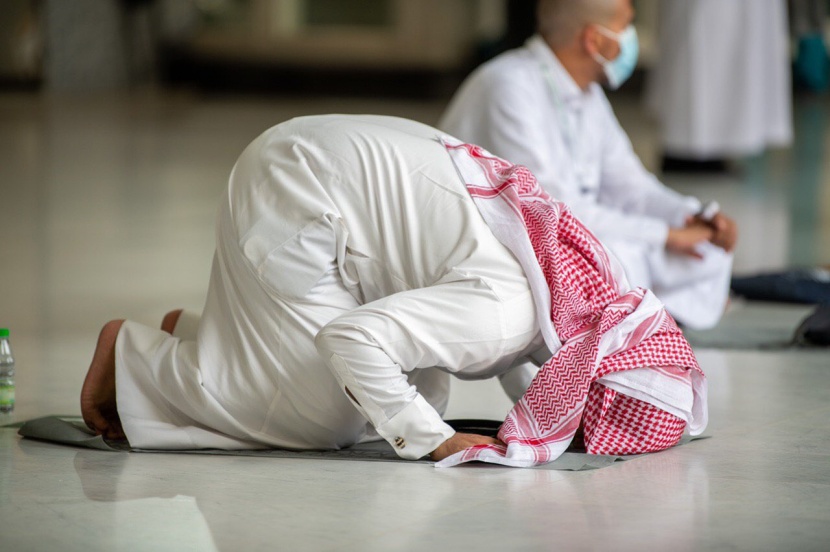 حجاج بيت الله الحرام يستعدون لأداء طواف الوداع