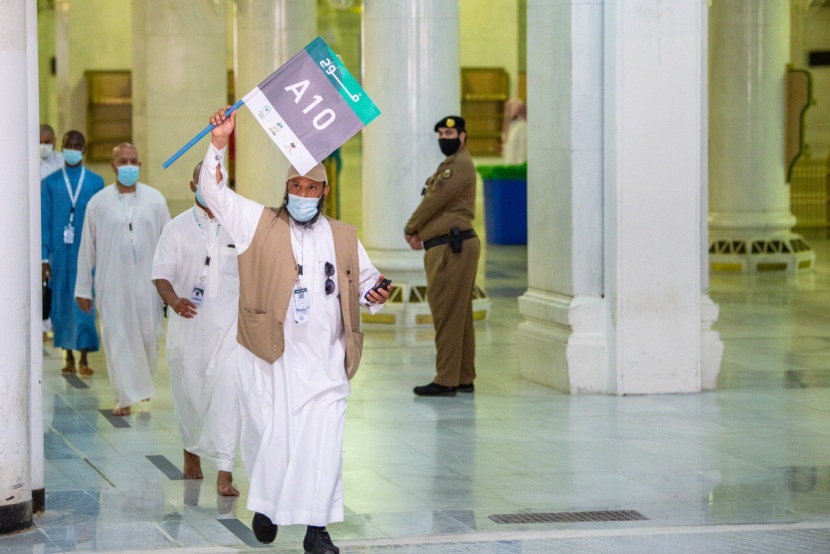 حجاج بيت الله الحرام يستعدون لأداء طواف الوداع