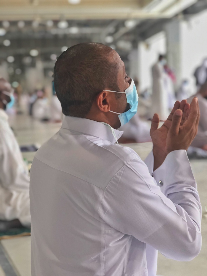 حجاج بيت الله الحرام يستعدون لأداء طواف الوداع