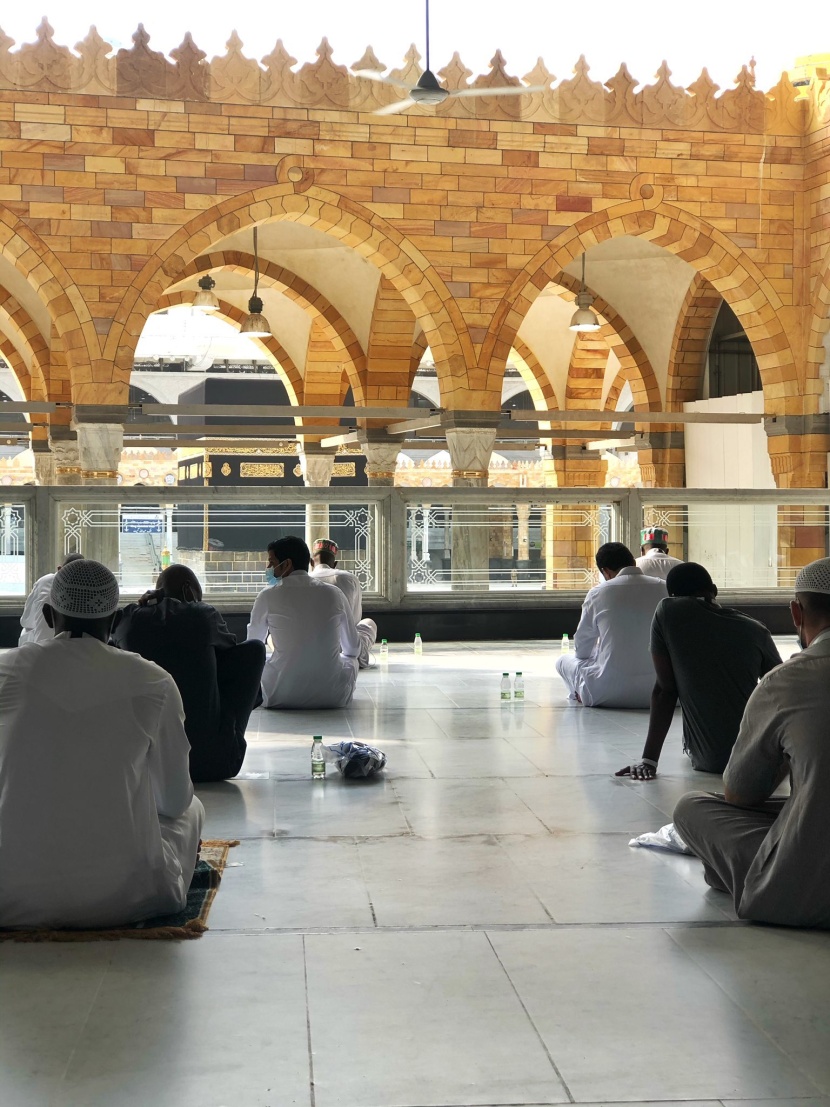 حجاج بيت الله الحرام يستعدون لأداء طواف الوداع