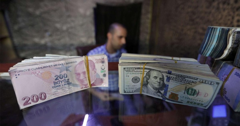 الليرة التركية تهبط 1% بعد تثبيت "المركزي" أسعار الفائدة