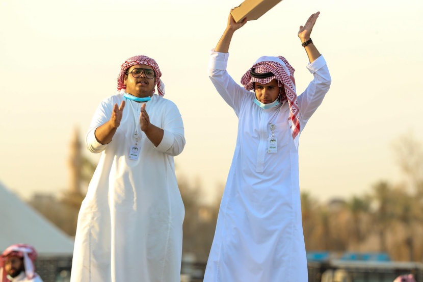 من قلب القصيم ومع كل صباح .. لا صوت يعلو على صوت الدلّالين في مدينة التمور
