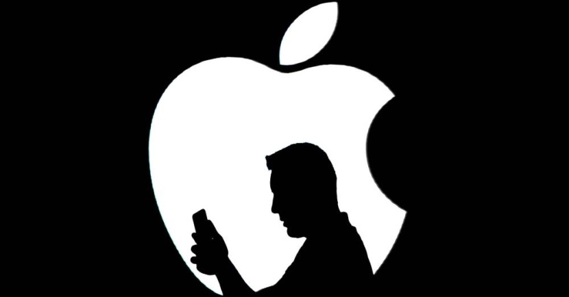 هل بدأت الحرب ضد متجر تطبيقات «أبل» بسبب سياساتها ؟