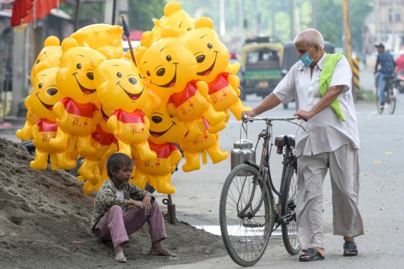 بائع البالونات