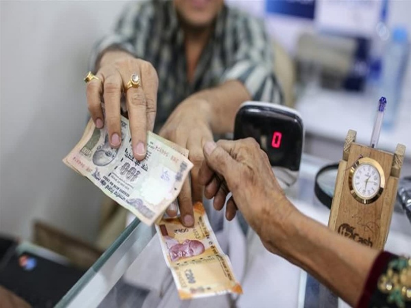 وزيرة المالية الهندية تراجع خطة إعادة هيكلة القروض مع مقرضين  