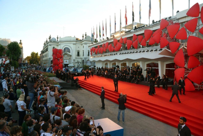 أفلام ألمودوفار وكينج في «فينيسيا السينمائي» لكن خارج المنافسة