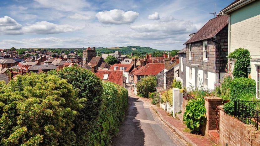 كورونا يدفع مواطني بريطانيا إلى ترك المدن