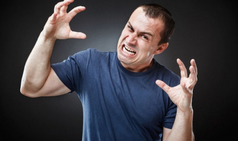 هل تشعر بالغضب هذه الأيام؟.. تقييد ساعات النوم يزيد الغضب