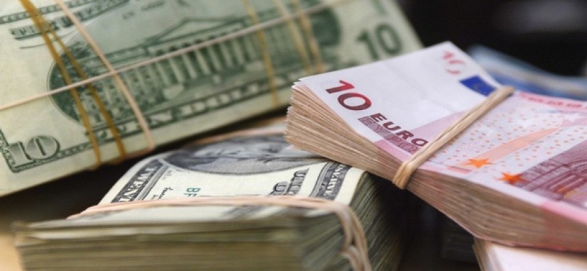 اليورو يقترب من 1.20 دولار مع تصاعد خسائر العملة الأمريكية