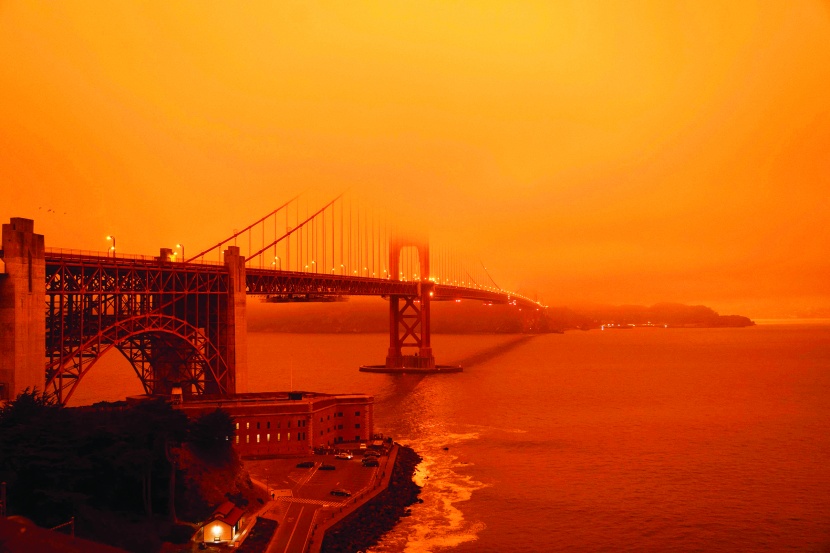 «السماء الحمراء» في كاليفورنيا .. ظاهرة تشعل الإنترنت