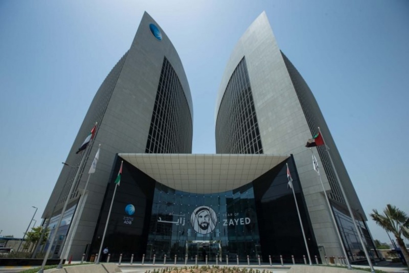 تباطؤ سوق القروض الخليجية.. وصفقات الكيانات المرتبطة بالحكومة ترتفع 40%