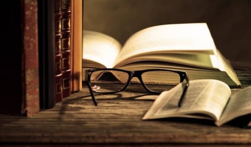 الرواية والفلسفة .. اتهامات بالثرثرة وعتاب لا يصل إلى القطيعة