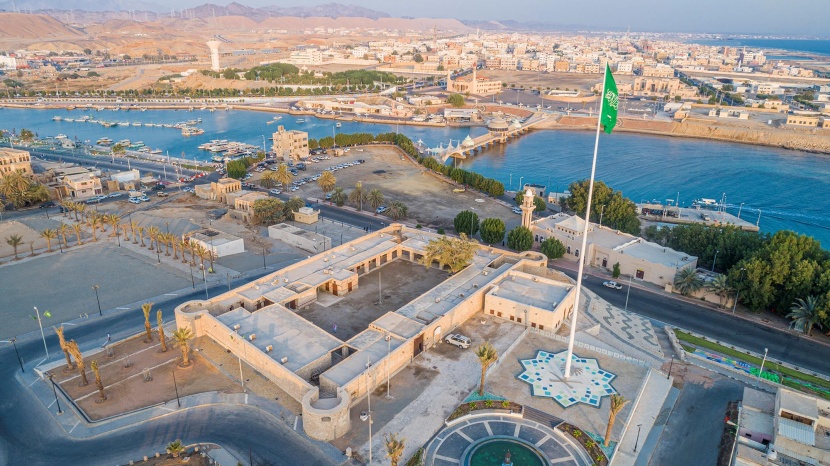 قلعة الملك عبدالعزيز في ضباء إطلالة تحكي التسلسل التاريخي لفن العمارة السعودية منذ 90 عاماً