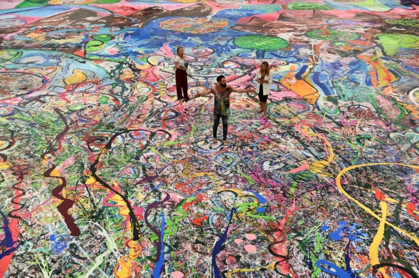 بريطاني يسعى لدخول موسوعة «جينيس»عن طريق القماش