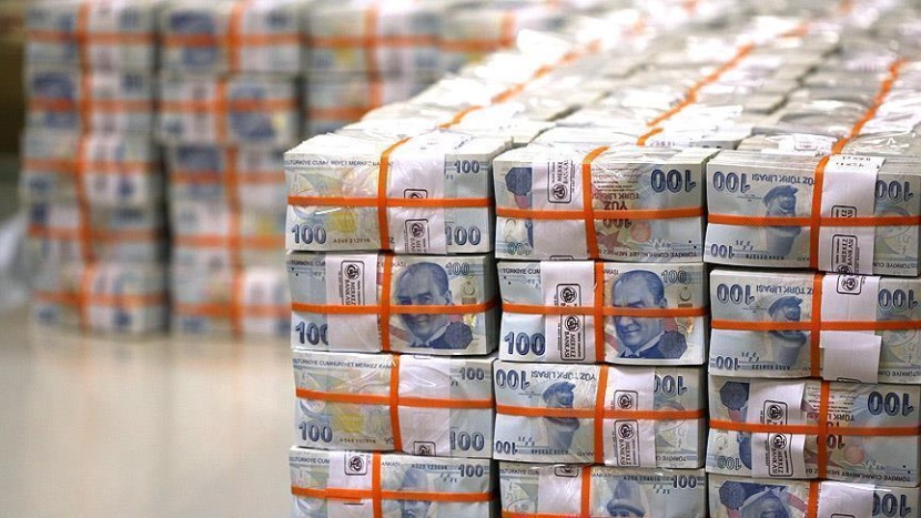 الليرة التركية تتراجع إلى مستوى قياسي جديد عند 7.45 للدولار