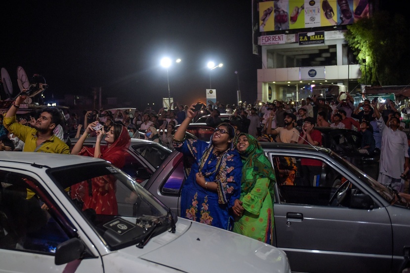  الشعب الباکستاني یحتفل بیوم الدفاع  يوم 6 سبتمبر من كل عام للاحتفاء بالتضحيات التي قدمها الجنود في الدفاع عن حدودها