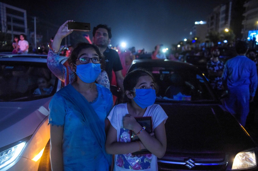  الشعب الباکستاني یحتفل بیوم الدفاع  يوم 6 سبتمبر من كل عام للاحتفاء بالتضحيات التي قدمها الجنود في الدفاع عن حدودها