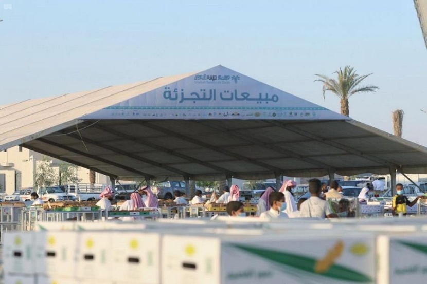 تصاعد حركة البيع والشراء في موسم عنيزة للتمور 