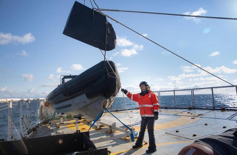 حصن من الصخور لحماية الأسماك من الصيد الجائر