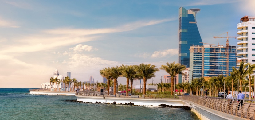 مكفوفون سعوديون يمارسون الفنون التشكيلية فى اليوم العالمى للعصا البيضاء