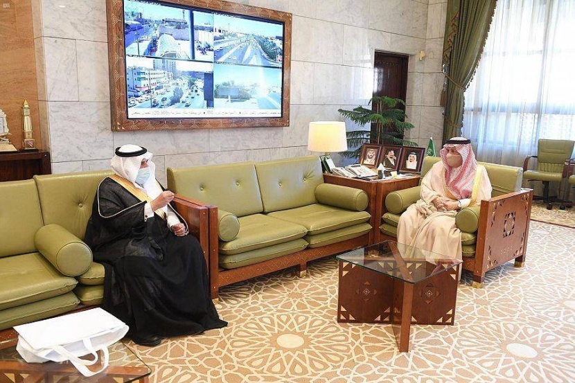 «تعلم من منزلك» .. مبادرة لتأمين أجهزة لوحية للمحتاجين من الطلاب