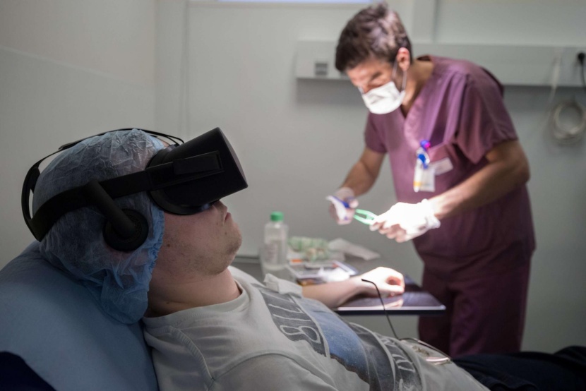 باحثون يطوعون الواقع الافتراضي لعلاج مشكلة اضطرابات الغذاء