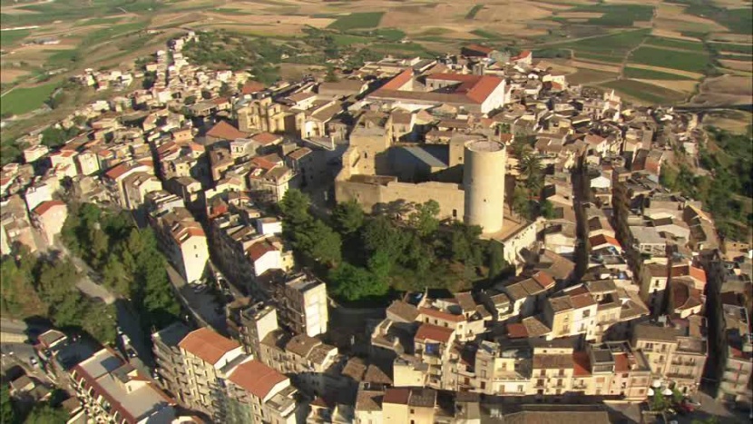 بلدة إيطالية تبيع منازلها المهجورة بـ 1 يورو