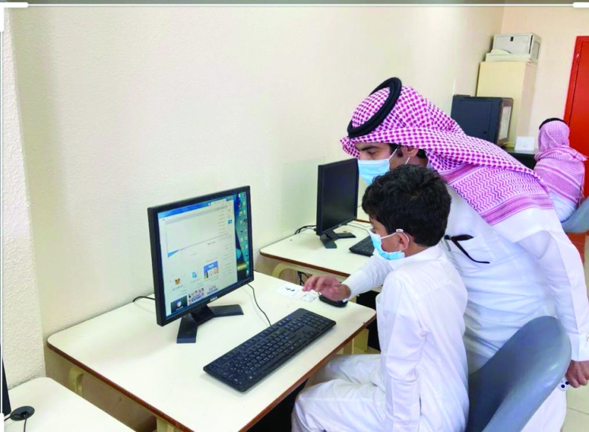  معلمون يتعايشون مع طلابهم عبر 850 ألف فصل افتراضي يوميا 