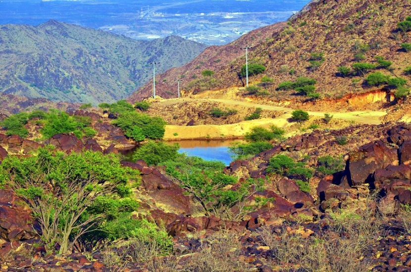 اكتسب أهمية تاريخية وسياحية .. "شَمَنْصِير" من أشهر جبال الحجاز