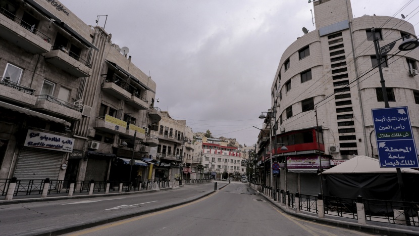 الأردن يفرض حظر تجول شاملا كل جمعة وسبت بعد ارتفاع المصابين بكورونا