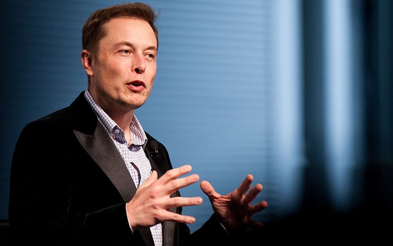 مشككا في دقة اختبارات الكشف ..  إيلون ماسك يرى إنه يعاني من إصابة متوسطة بكورنا