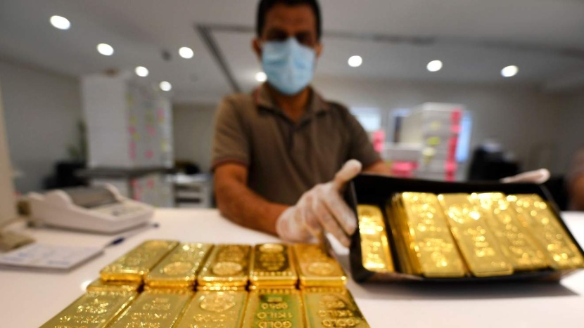 الذهب يهبط وسط شهية للمخاطرة بعد أنباء لقاح "فايزر"