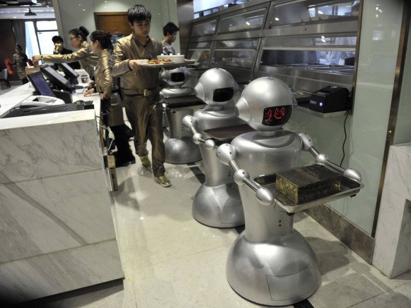 روبوتات صينية تعمل في الأماكن المغلقة وتتفادى العقبات