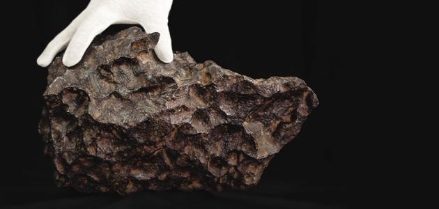 إندونيسي يشكو من الغش.. باع حجر نيزك يساوي 1.8 مليون دولار مقابل 14 ألف دولار