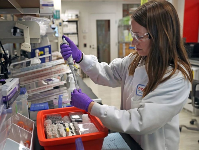 "موديرنا" تعلن رسميا سعر لقاح كورونا المنتظر