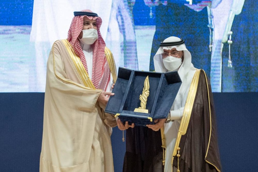 أمير المدينة المنورة يشيد بأعمال «سفراء الوسطية»