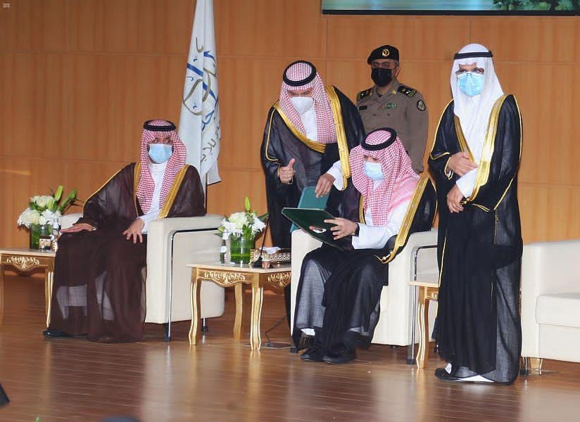 الأمير مشعل بن ماجد يتوج الفائزين والفائزات بجائزة جدة للإبداع في نسختها الثالثة ضمن ملتقى مكة الثقافي