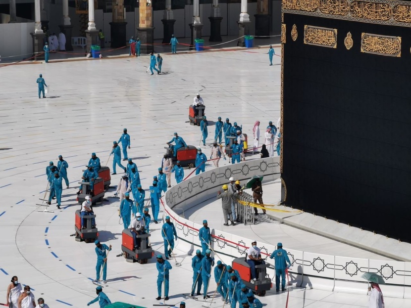  تعقيم وتطهير المسجد الحرام على مدار 24 ساعة