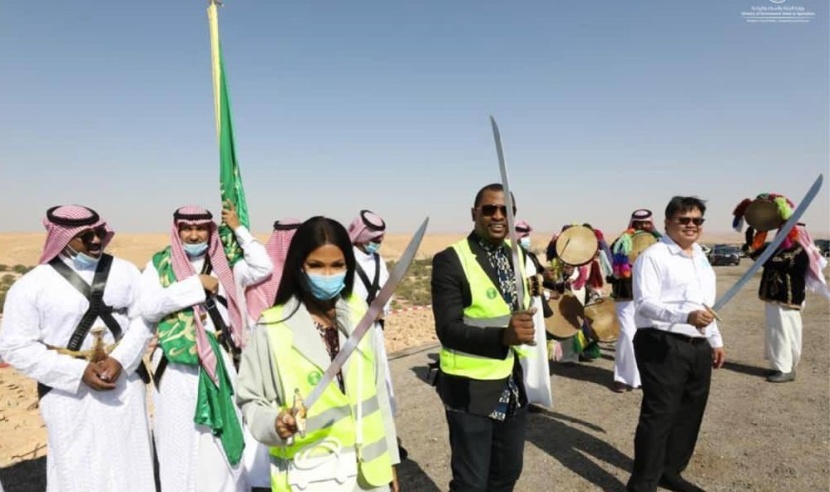 50 سفيرا ودبلوماسيا يشاركون في حملة «لنجعلها خضراء»