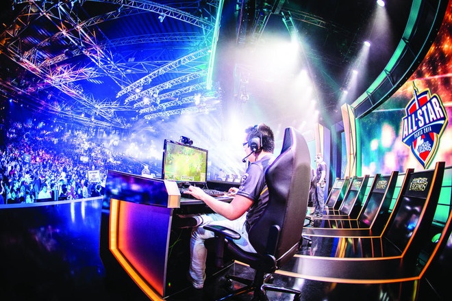 على خلاف السائد بقلة حركاتهم .. ممارسو الرياضات الالكترونية يتحدون السمنة