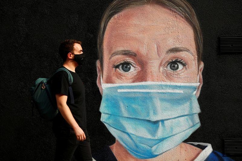 إيطاليا تسجل 19ألف إصابة جديدة بكورونا 