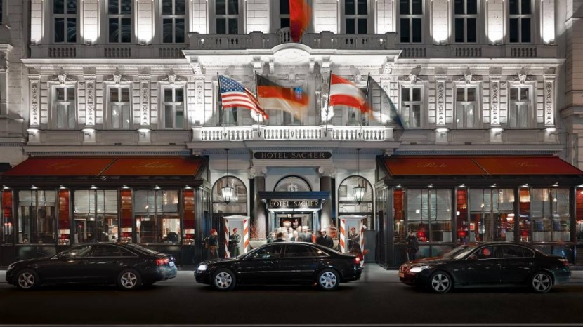 فندق «زاخر» في فيينا يتسلح بالحلوى لمواجهة جائحة كورونا